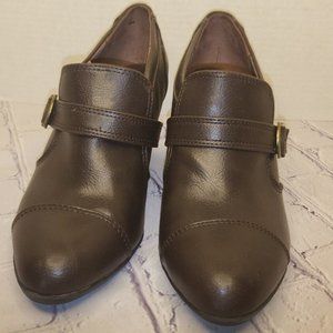 Lifestride Tracey Brown Leather Slip On With Buckle Accent Size 6